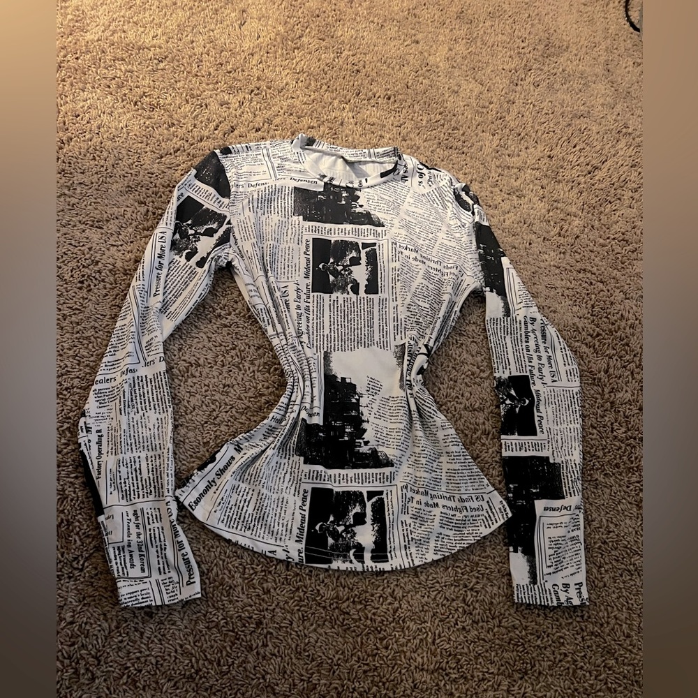 i’m selling this cute streetwear shirt! originally bought from Shein <3